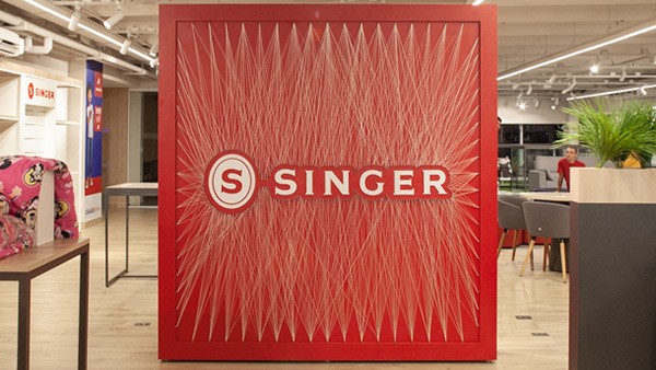 Singer - Stands